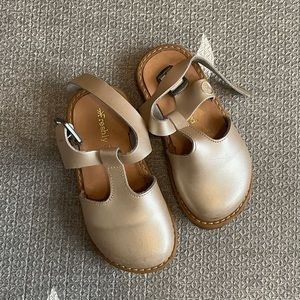 Freshly picked Newport clog platinum toddler girls